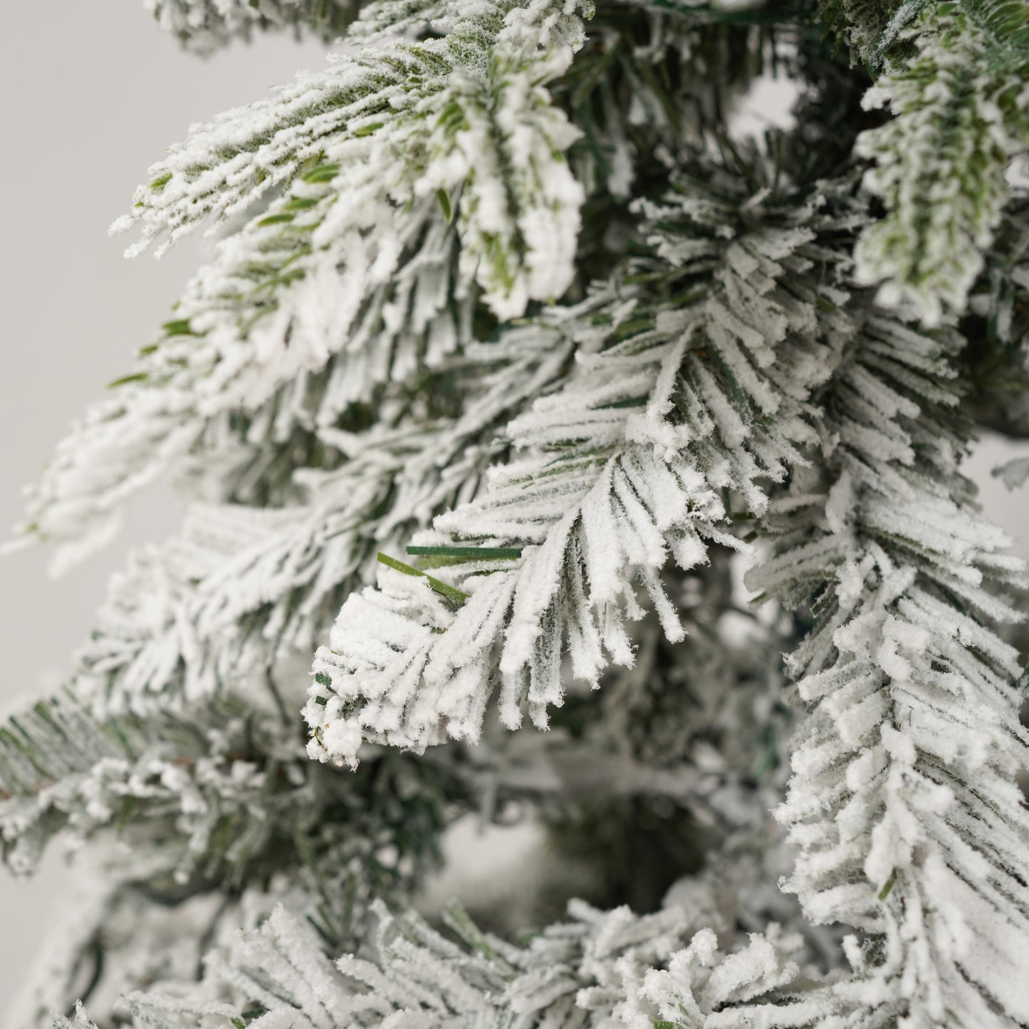 Pre-lit Christmas Artificial Tree 4-Piece Set (Garland, Wreath and Set)