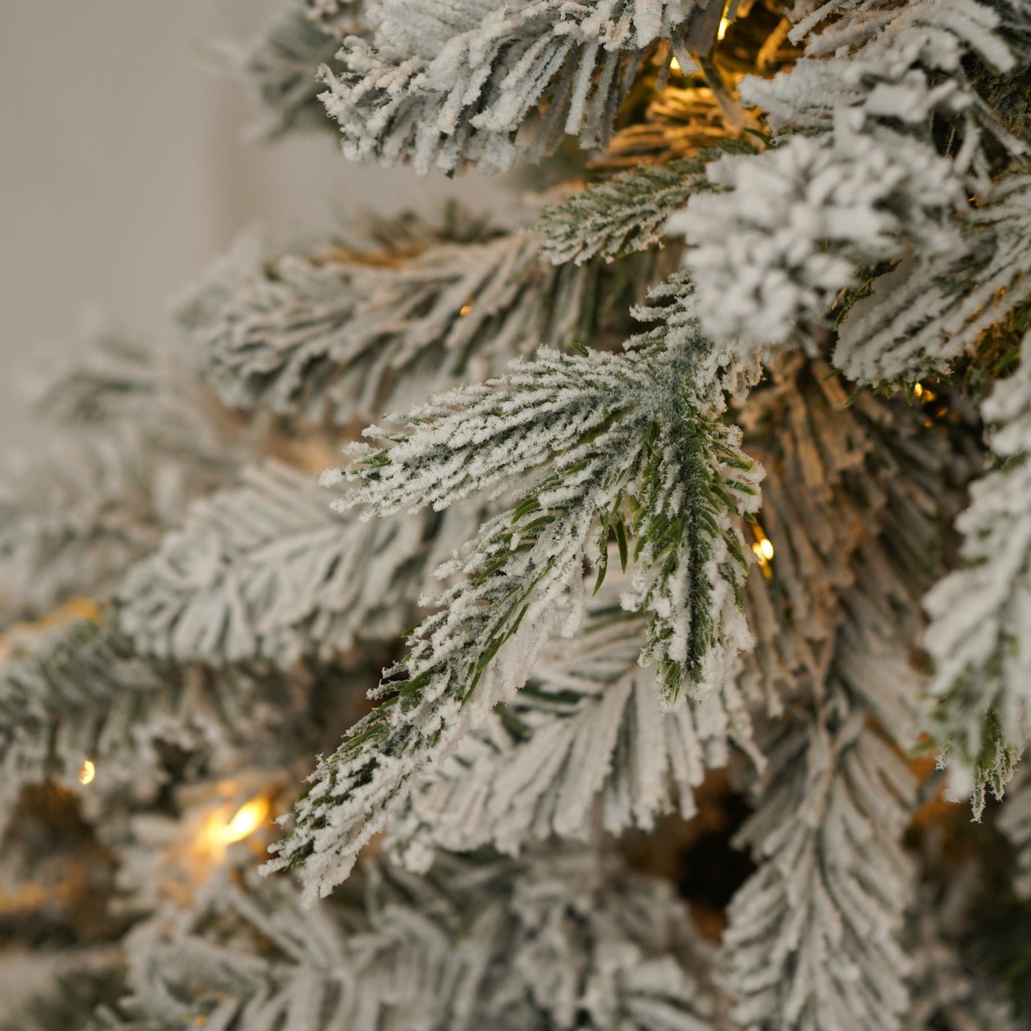 Pre-lit Christmas Artificial Tree 4-Piece Set (Garland, Wreath and Set)